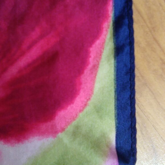 100% Silk ADRIENNE LANDAU Scarf - Picture 4 of 9